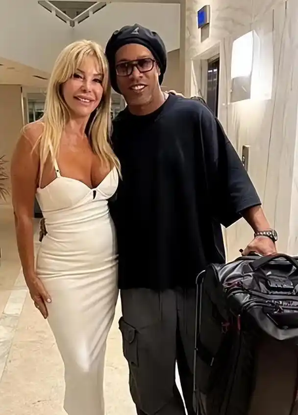 就展示了他 就展示了他